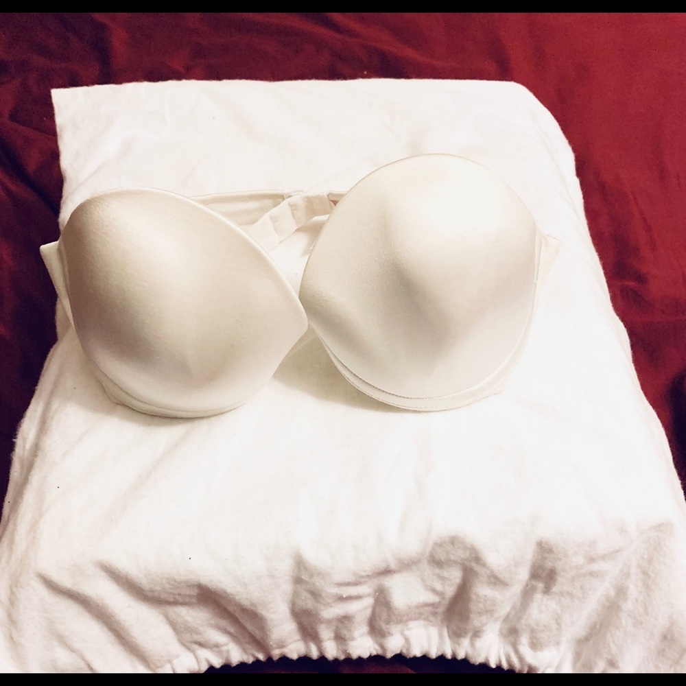 Sale 🌷 Victoria Secret White StraplessBra